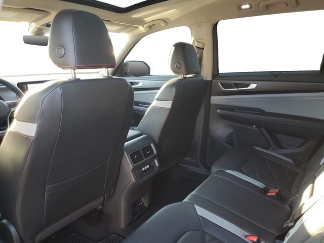 Used 2024 Volkswagen Atlas Peak Edition SEL AWD/4WD image 28