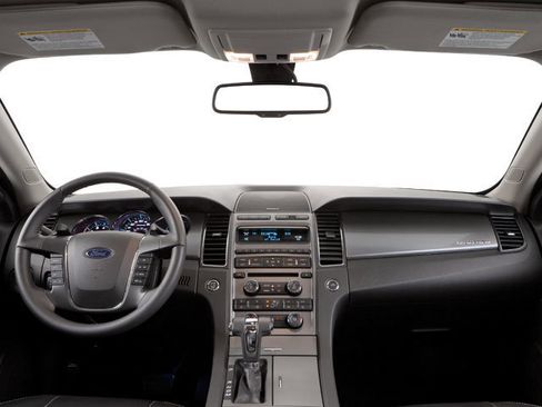 Used 2010 Ford Taurus SEL image 4
