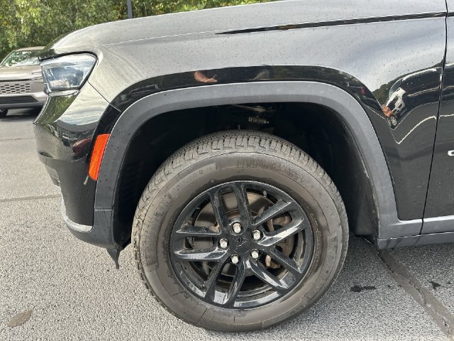 Used 2023 Jeep Grand Cherokee L Laredo AWD/4WD image 26