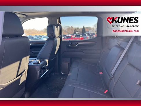 Used 2024 GMC Sierra 1500 AT4 w/ Technology Package image 8