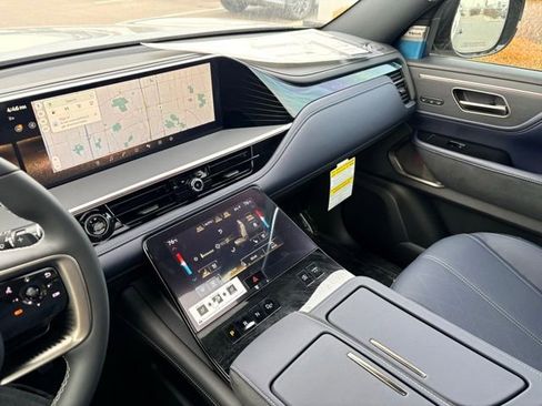 New 2026 INFINITI QX80 4WD image 10