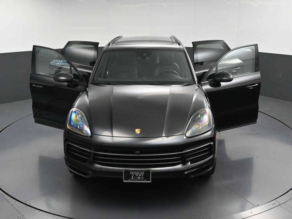 Certified 2023 Porsche Cayenne S Platinum AWD/4WD image 32