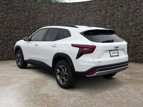 New 2026 Chevrolet Trax LT image 4