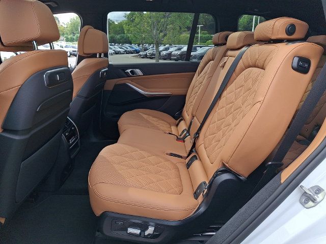 Used 2026 BMW X7 xDrive40i w/ M Sport Package AWD/4WD image 18
