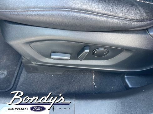 Used 2022 Ford Explorer Limited image 9