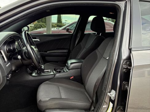 Used 2022 Dodge Charger SXT w/ Blacktop Package RWD image 2