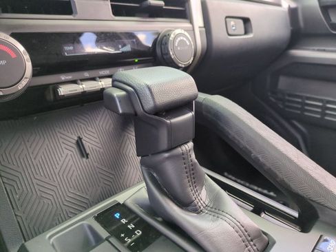 Certified 2024 Toyota Tacoma SR5 AWD/4WD image 12