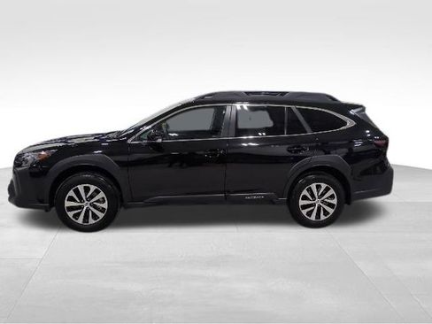 Certified 2025 Subaru Outback Premium image 9