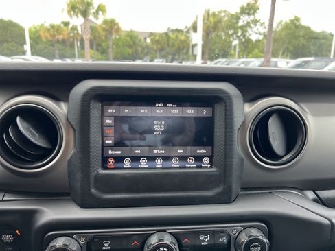 Used 2018 Jeep Wrangler Unlimited Sport S AWD/4WD image 23