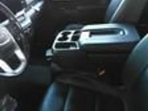 Used 2025 GMC Sierra 1500 SLT AWD/4WD image 6