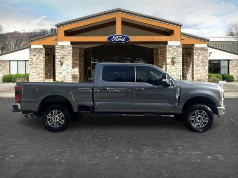 Used 2024 Ford F250 Lariat AWD/4WD image 4