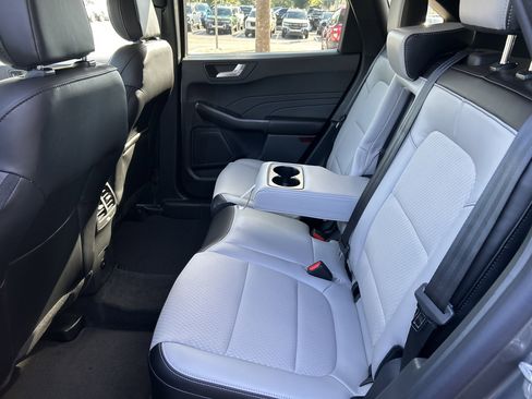 New 2025 Ford Escape SE image 24