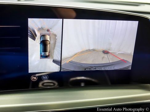 New 2025 Cadillac Lyriq Luxury image 16