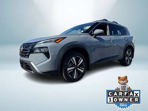 Used 2024 Nissan Rogue SL w/ SL Premium Package image 2