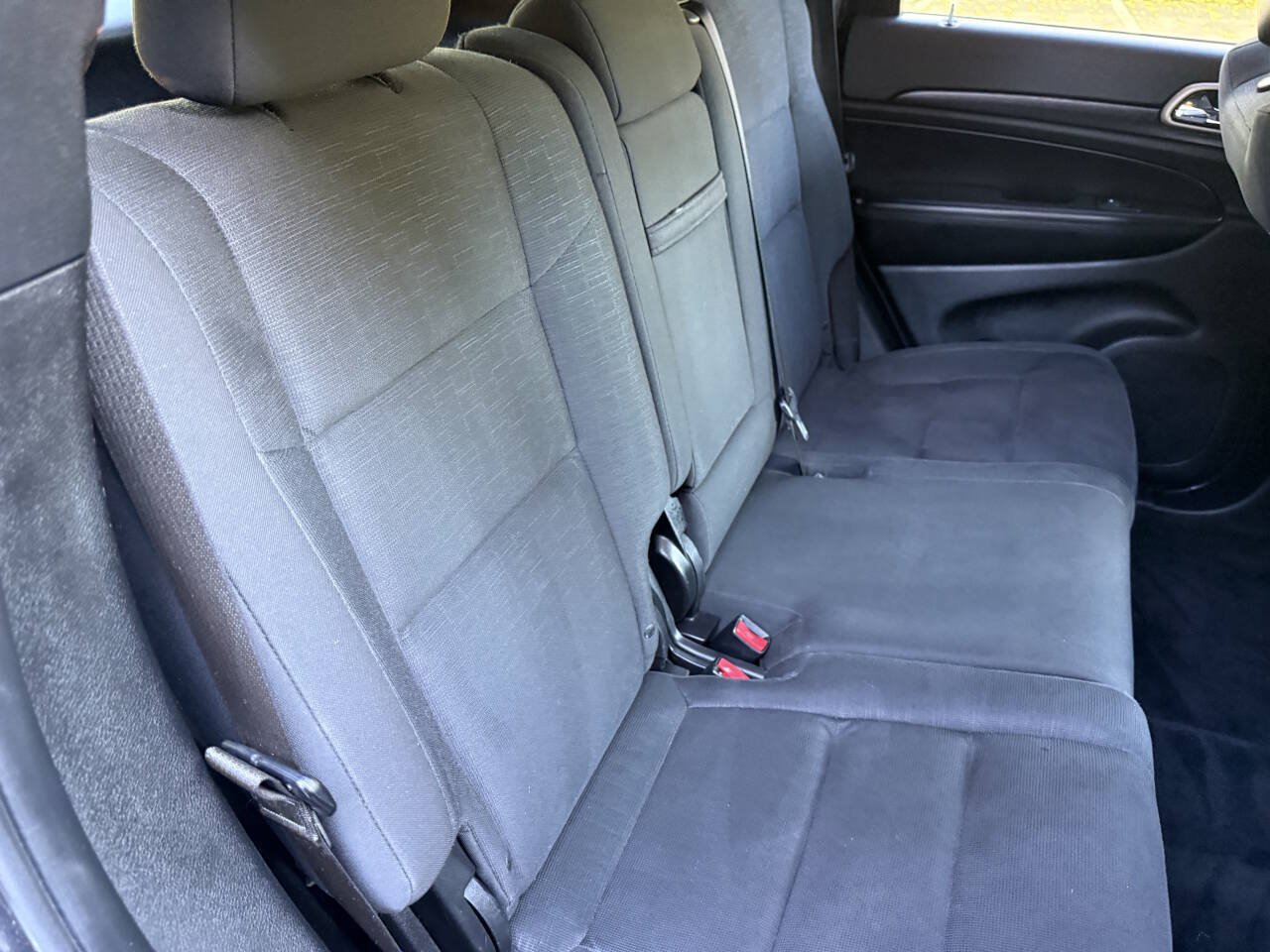Used 2014 Jeep Grand Cherokee Laredo w/ Quick Order Package 23E AWD/4WD image 16