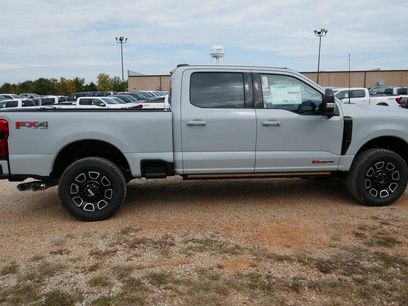 New 2026 Ford F350 Platinum w/ FX4 Off-Road Package