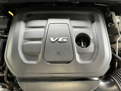 Used 2017 Jeep Grand Cherokee Overland AWD/4WD image 21