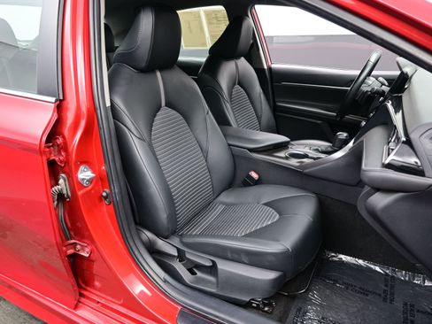 Used 2023 Toyota Camry SE image 14