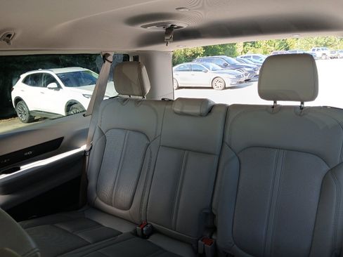 Used 2024 Jeep Wagoneer L Series II w/ Flexible Seating Group RWD image 23