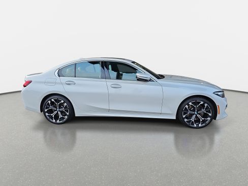 Certified 2025 BMW 330i Sedan w/ Premium Package image 4