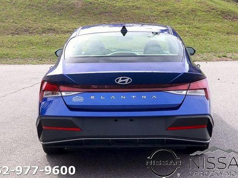 Used 2024 Hyundai Elantra SEL FWD image 6
