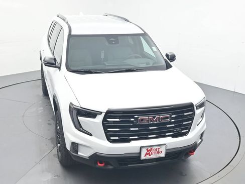 New 2026 GMC Acadia AT4 w/ Luxury Package AWD/4WD image 4