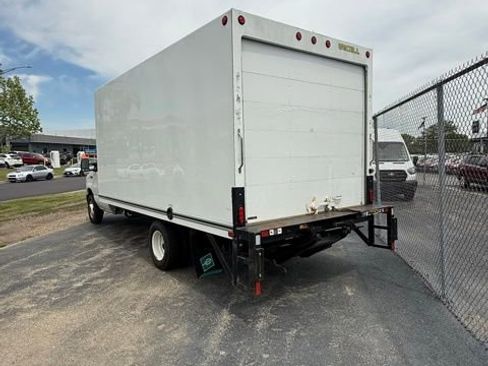 Used 2022 Ford E-350 and Econoline 350 Super Duty w/ Power Windows & Locks Group RWD image 8