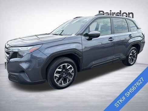 Used 2025 Subaru Forester Premium image 3