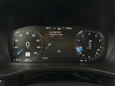 Used 2020 Volvo XC60 T6 Momentum AWD/4WD image 23