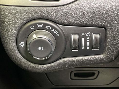 Used 2021 Jeep Cherokee Latitude Lux image 35