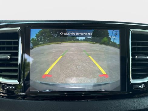 Used 2023 Chrysler Pacifica Touring-L FWD image 25