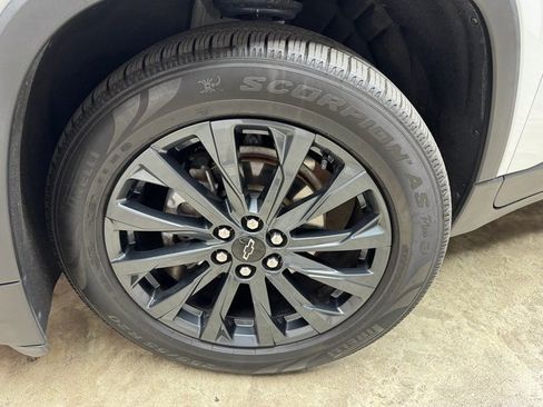 Used 2023 Chevrolet Traverse RS image 27