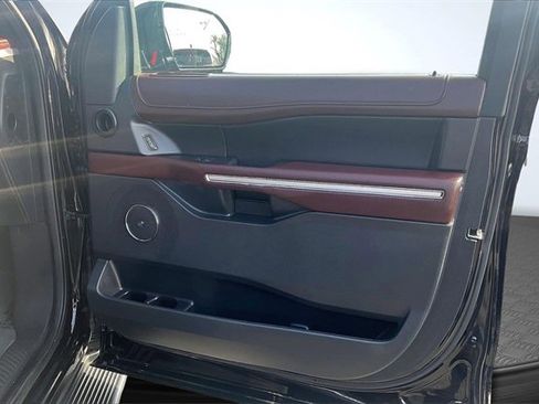 Certified 2023 Ford Expedition Limited image 24