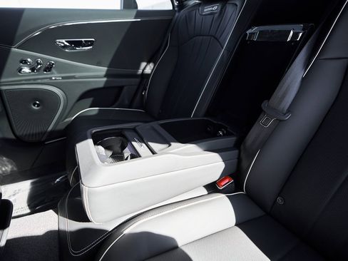 Used 2024 Bentley Flying Spur S V8 image 46