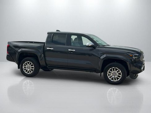Used 2024 Toyota Tacoma Limited AWD/4WD image 4