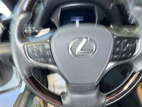 Used 2022 Lexus LS 500 w/ Interior Upgrade Package RWD image 21