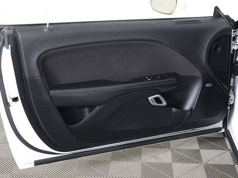 Used 2023 Dodge Challenger SXT image 19