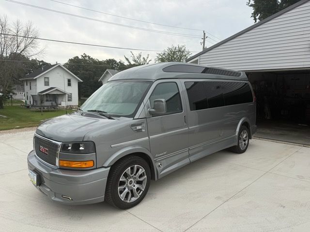 Used 2023 GMC Savana 2500 Extended RWD image 2