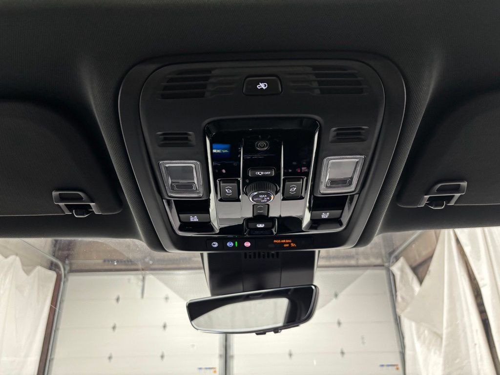 Used 2026 GMC Yukon XL AT4 w/ AT4 Premium Package AWD/4WD image 37