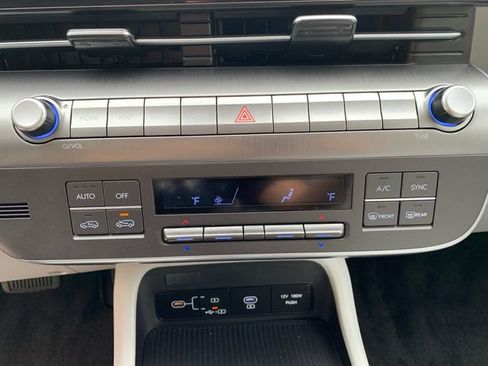 Used 2024 Hyundai Kona SEL FWD image 25