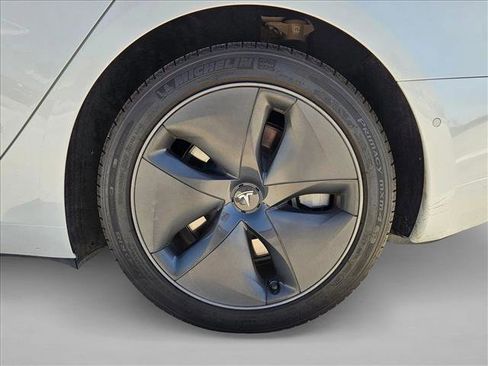 Used 2020 Tesla Model 3 Standard Range Plus RWD image 20
