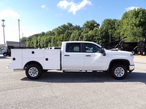 Used 2025 Chevrolet Silverado 3500 W/T w/ WT/CX Safety Package AWD/4WD image 9