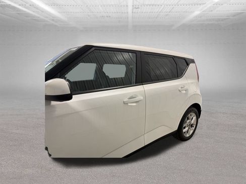 Used 2022 Kia Soul LX w/ Technology Package FWD image 7