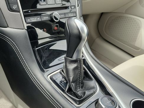 Used 2015 INFINITI Q50 w/ Moonroof Package RWD image 28