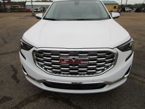 Used 2020 GMC Terrain Denali w/ Denali Premium Package image 4