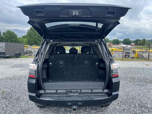 Used 2019 Toyota 4Runner SR5 AWD/4WD image 13