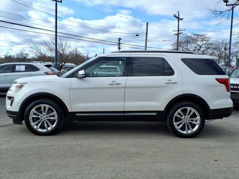 Certified 2019 Ford Explorer XLT w/ Equipment Group 202A image 7