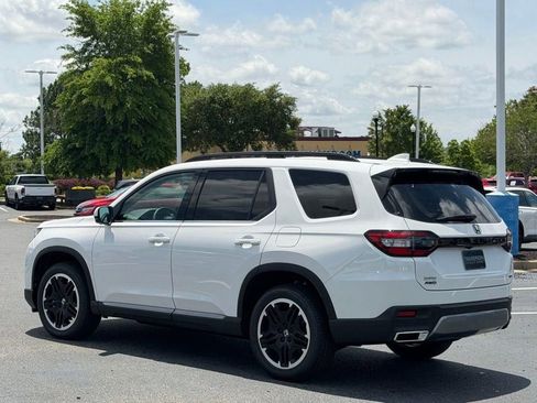 New 2026 Honda Pilot Touring image 9