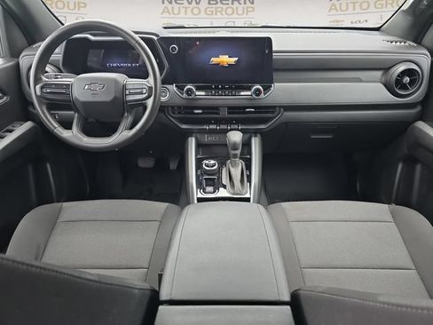 Used 2024 Chevrolet Colorado Trail Boss w/ Technology Package AWD/4WD image 10