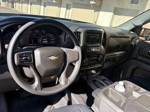 Used 2019 Chevrolet Silverado 1500 Custom w/ Custom Value Package image 17
